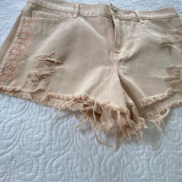 Hollister Short Shorts Light Orange Distressed Embroidery Size 13/31 - Picture 9 of 13